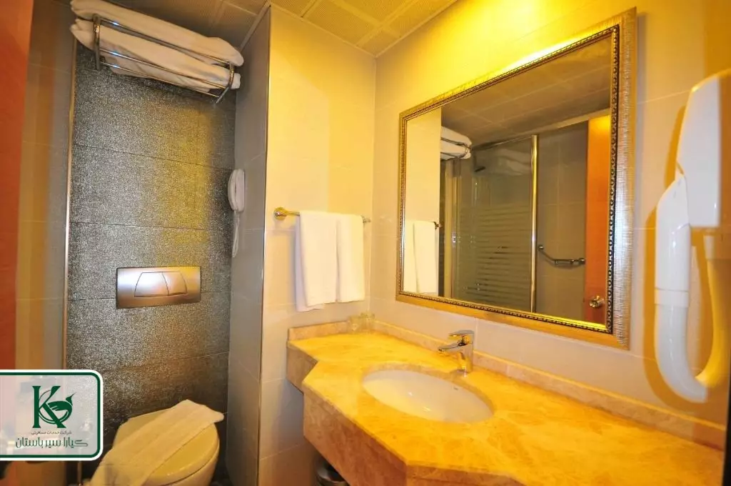 گلدن راک بیچ